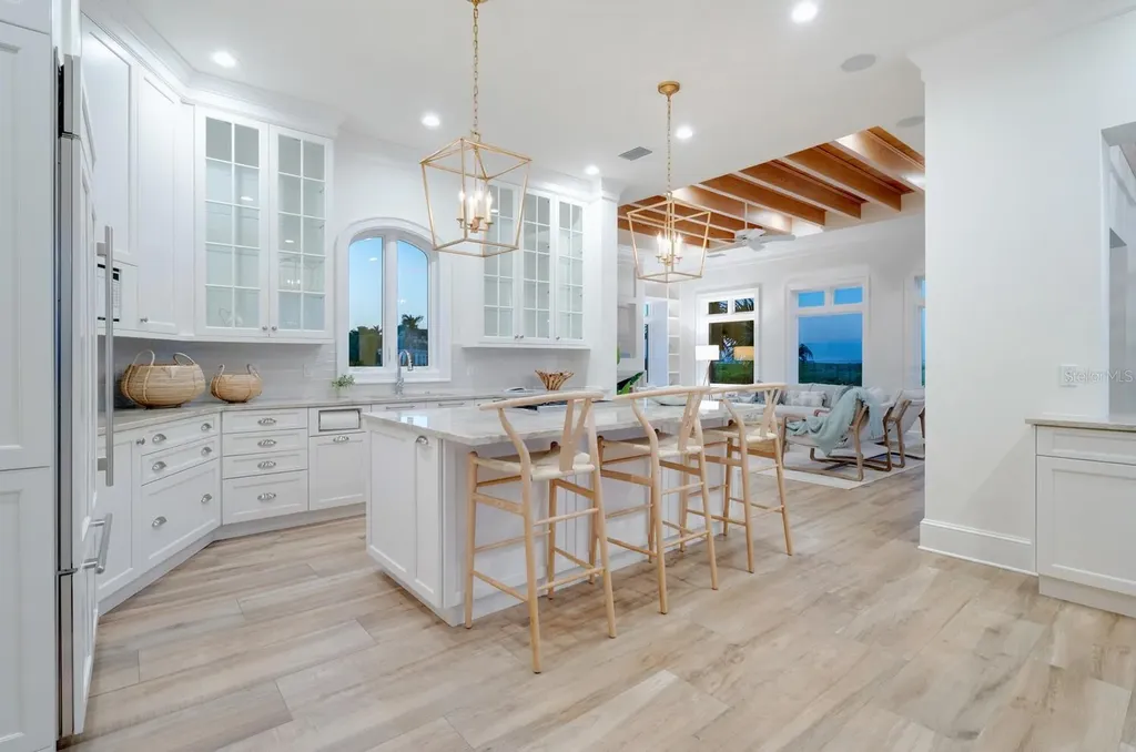 560 Harbor Point Road Longboat Key FL 34228