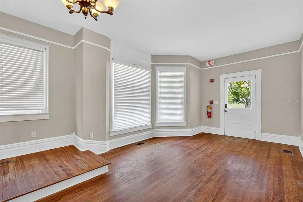 1218 W Broad Street Groveland FL 34736