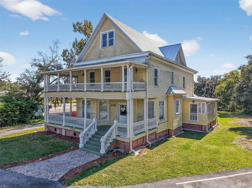 1218 W Broad Street Groveland FL 34736