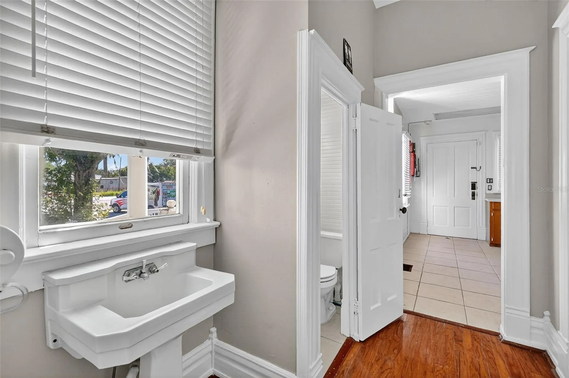 1218 W Broad Street Groveland FL 34736