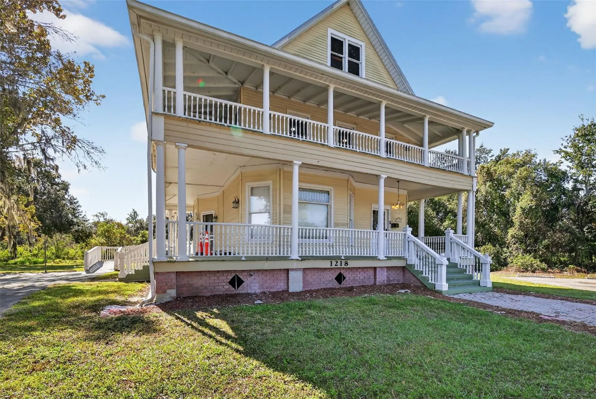 1218 W Broad Street Groveland FL 34736