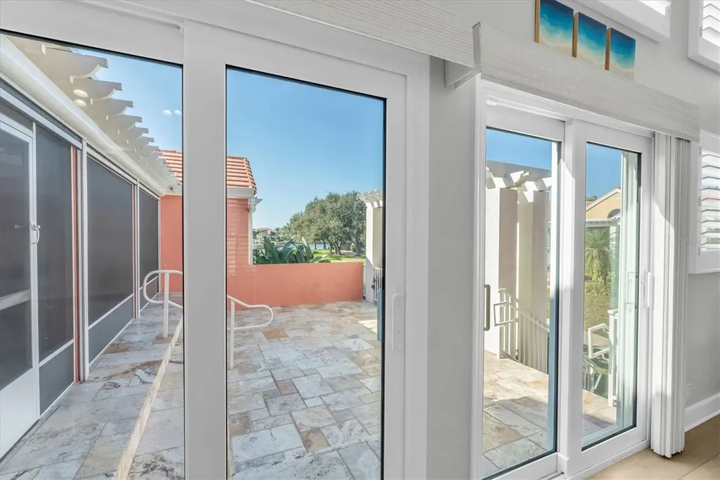 18 Jefferson Court S St Petersburg FL 33711