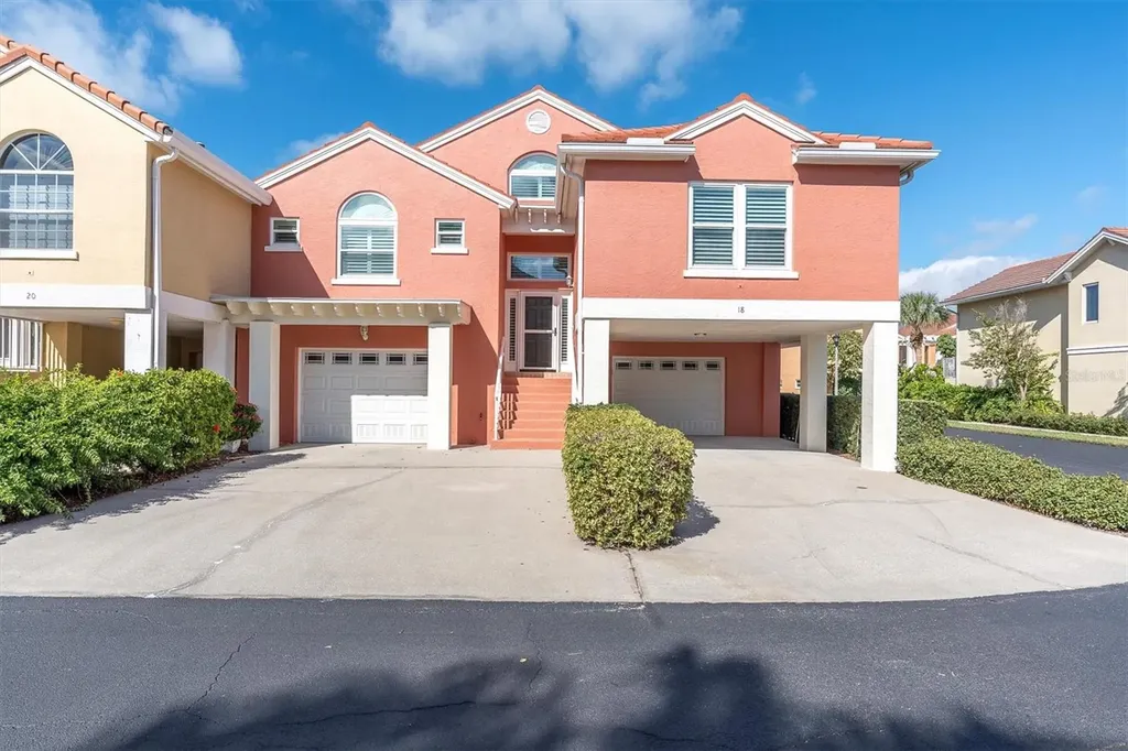 18 Jefferson Court S St Petersburg FL 33711