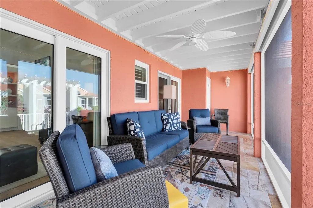 18 Jefferson Court S St Petersburg FL 33711