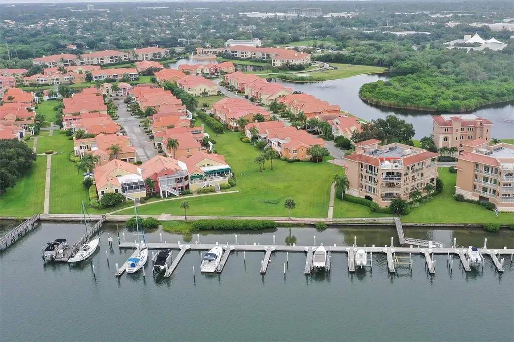 18 Jefferson Court S St Petersburg FL 33711