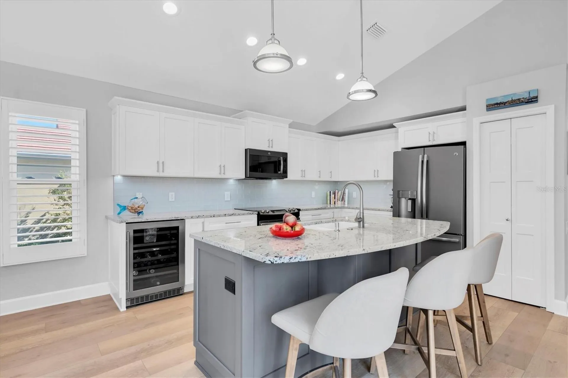 18 Jefferson Court S St Petersburg FL 33711