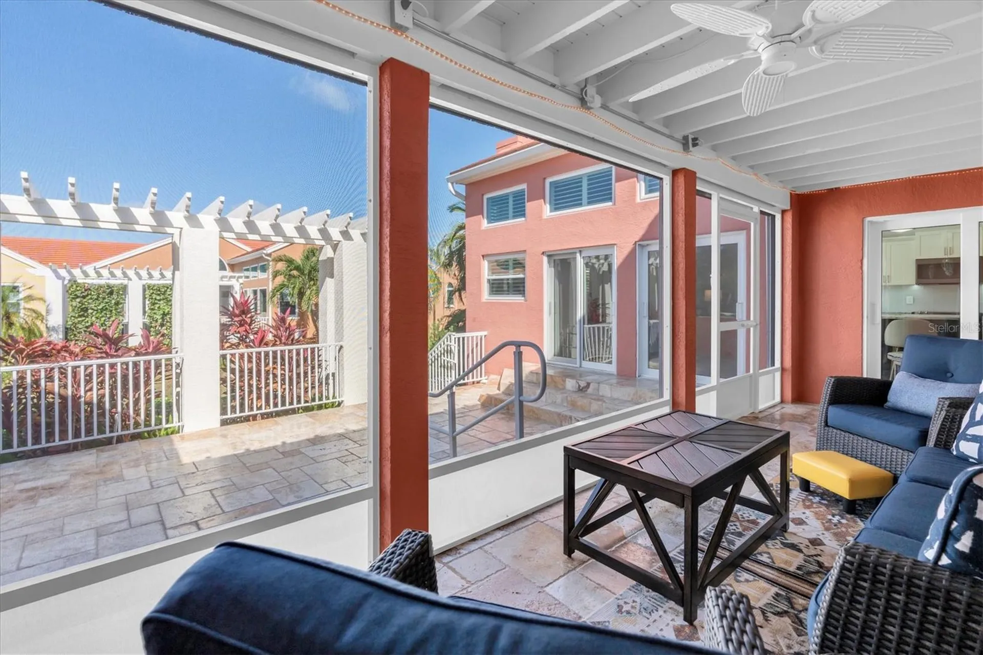 18 Jefferson Court S St Petersburg FL 33711