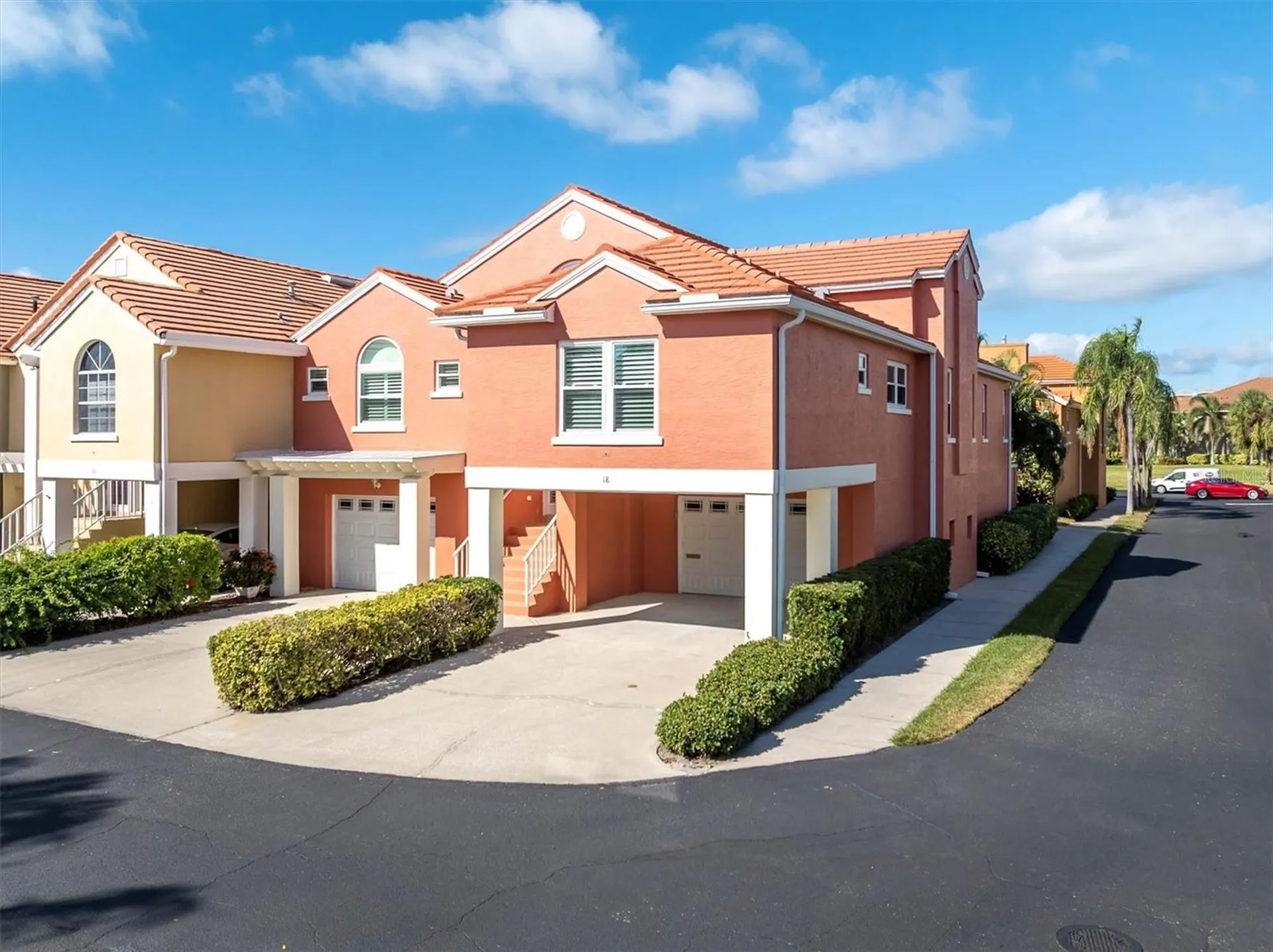 18 Jefferson Court S St Petersburg FL 33711