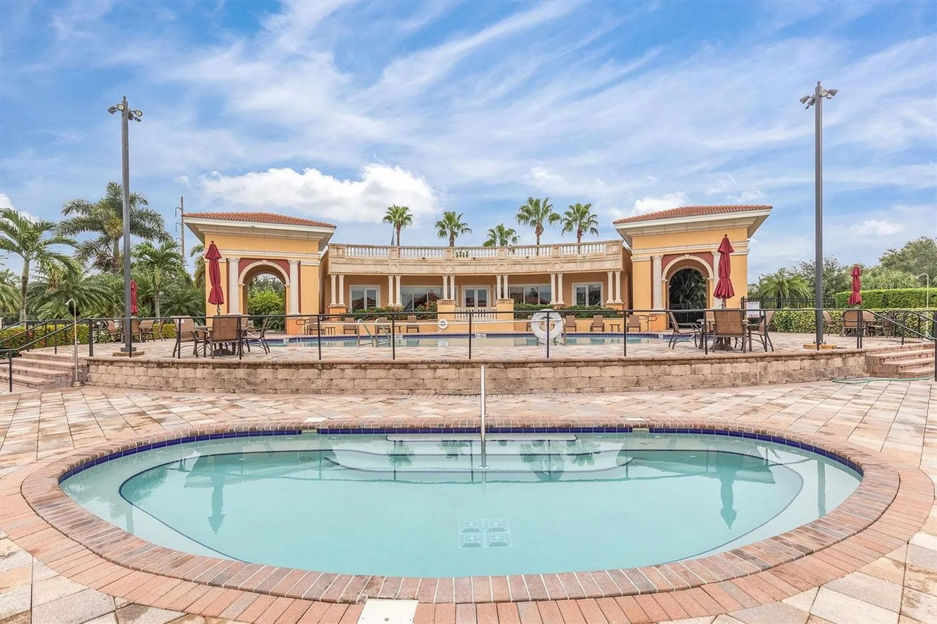 18 Jefferson Court S St Petersburg FL 33711