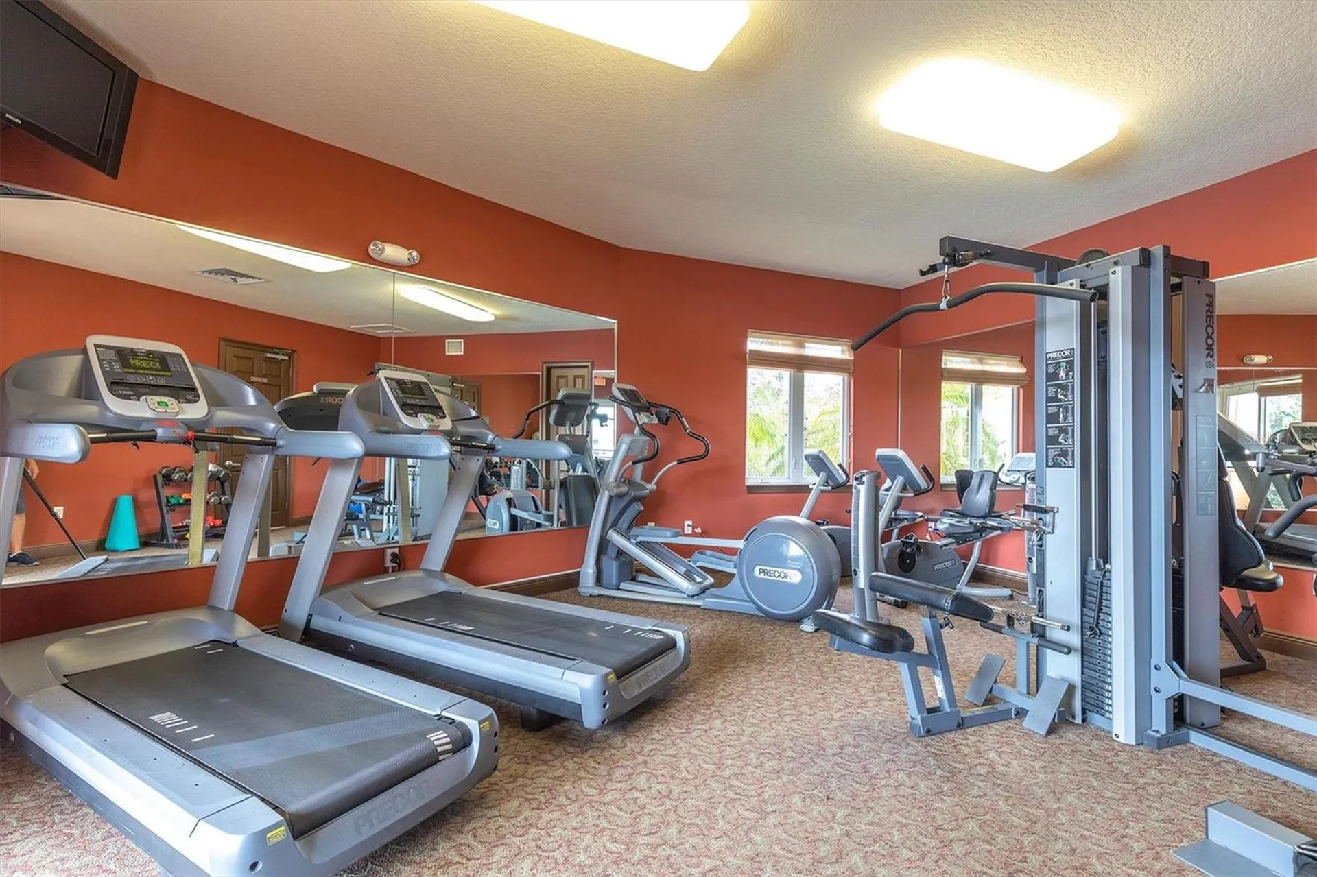 18 Jefferson Court S St Petersburg FL 33711