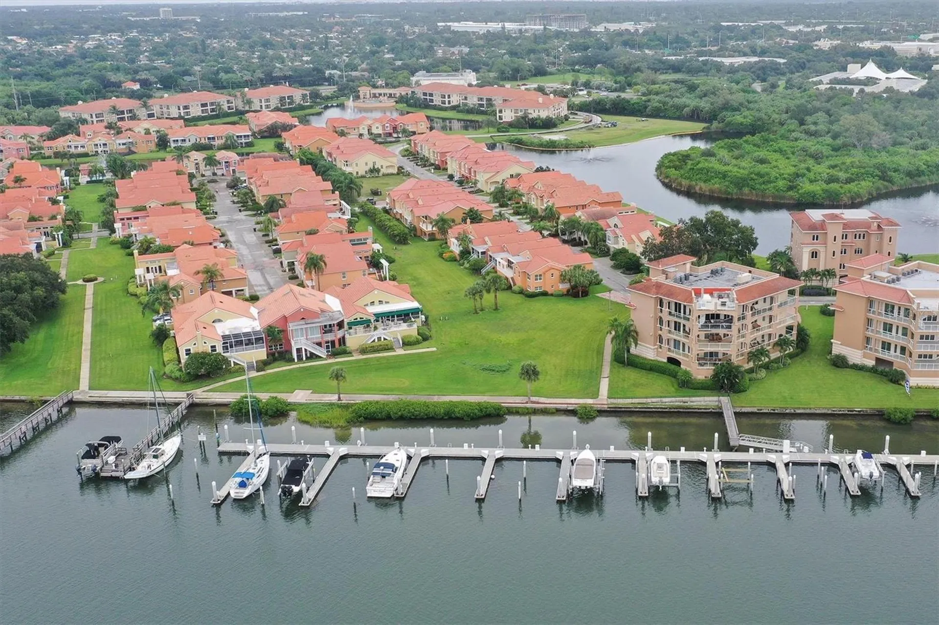 18 Jefferson Court S St Petersburg FL 33711