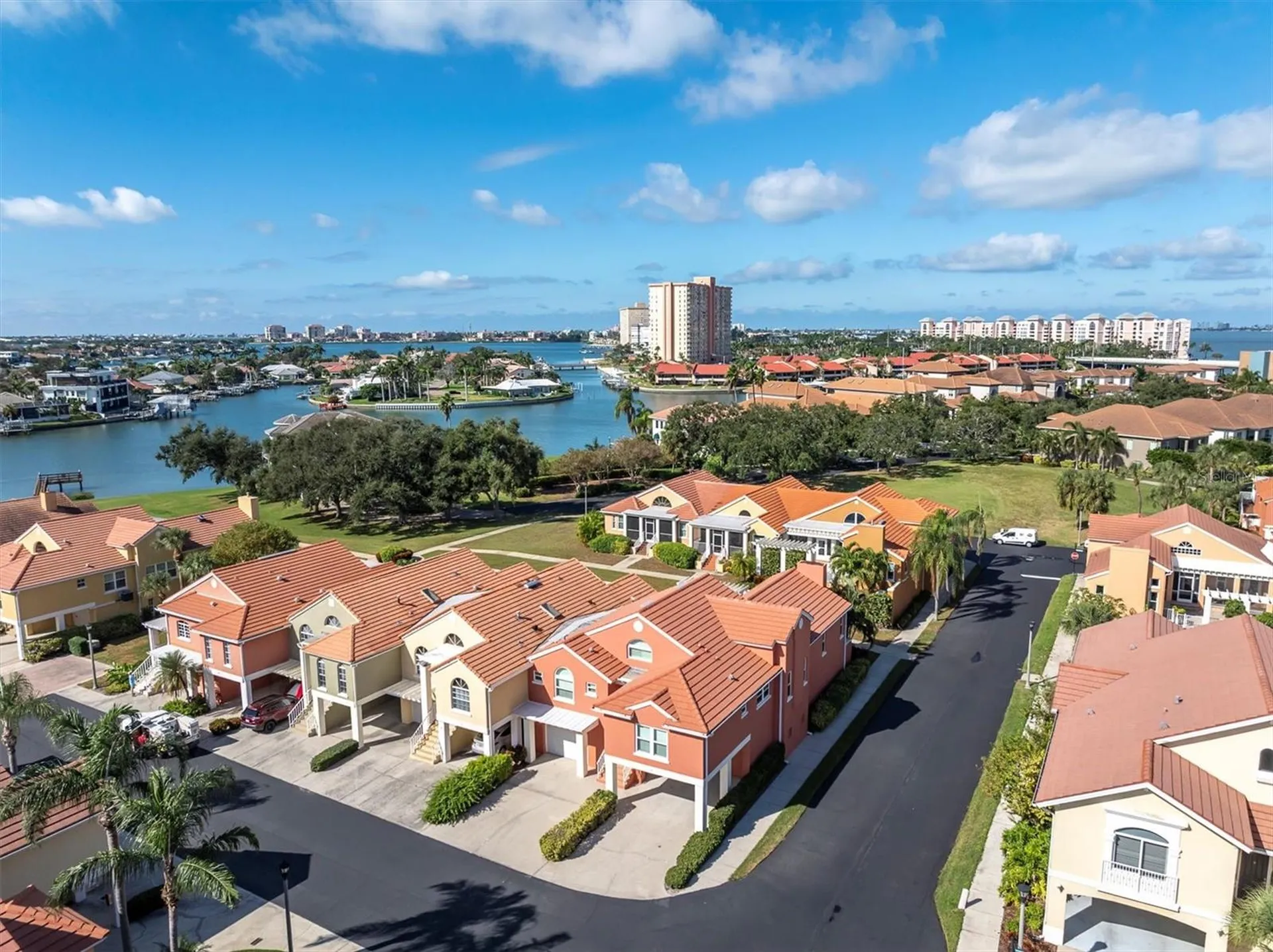18 Jefferson Court S St Petersburg FL 33711