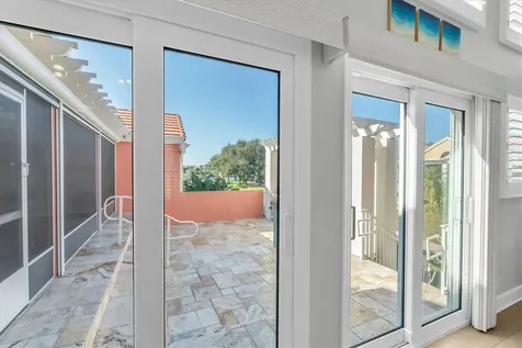 18 Jefferson Court S St Petersburg FL 33711