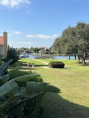 18 Jefferson Court S St Petersburg FL 33711