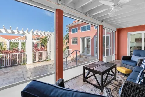 18 Jefferson Court S St Petersburg FL 33711