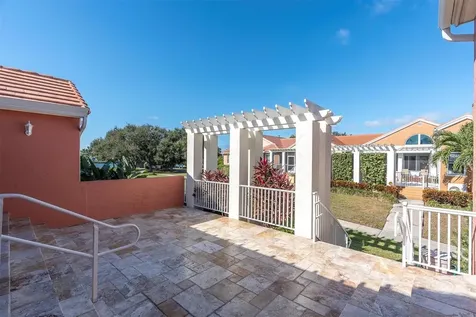 18 Jefferson Court S St Petersburg FL 33711