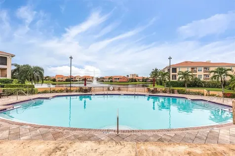 18 Jefferson Court S St Petersburg FL 33711