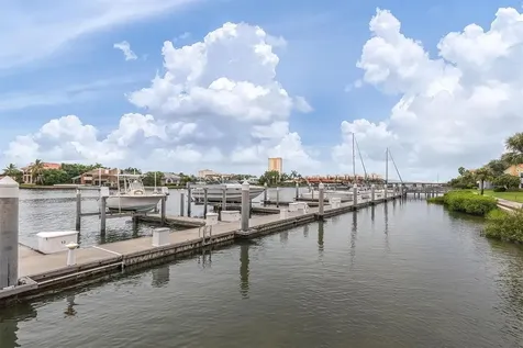 18 Jefferson Court S St Petersburg FL 33711