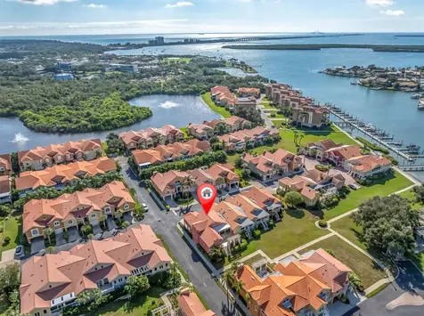 18 Jefferson Court S St Petersburg FL 33711