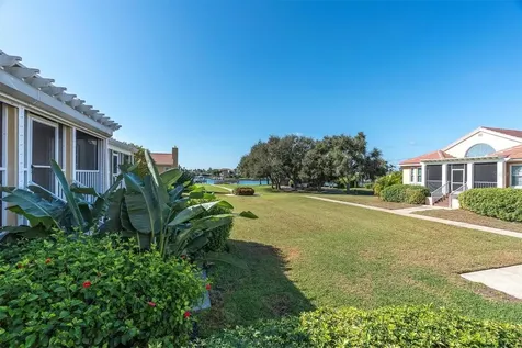 18 Jefferson Court S St Petersburg FL 33711