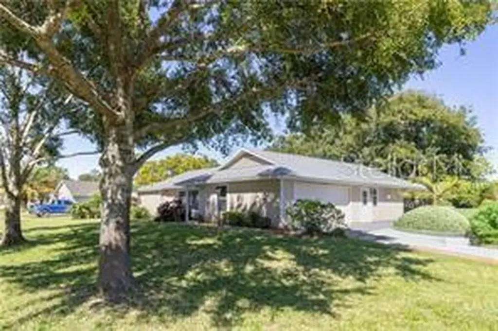 5740 36th Place Vero Beach FL 32966