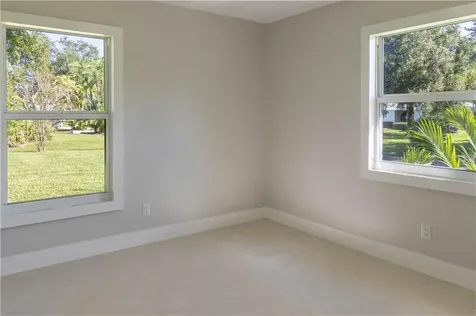 5740 36th Place Vero Beach FL 32966