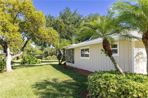 5740 36th Place Vero Beach FL 32966