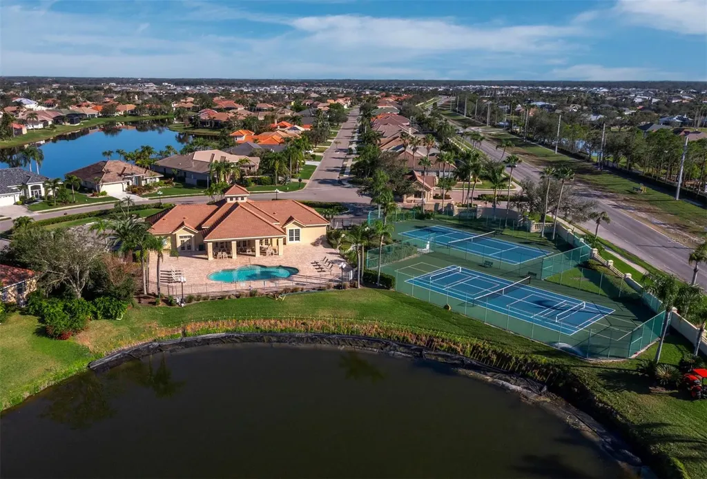 8284 Barton Farms Boulevard Sarasota FL 34240
