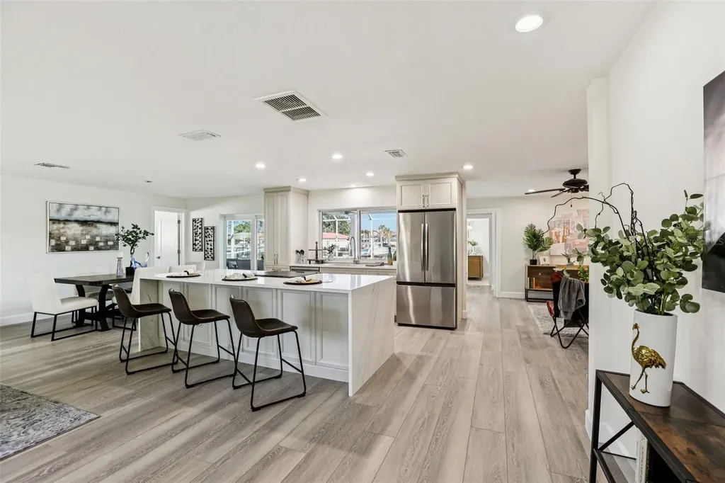 6251 18th Street NE St Petersburg FL 33702