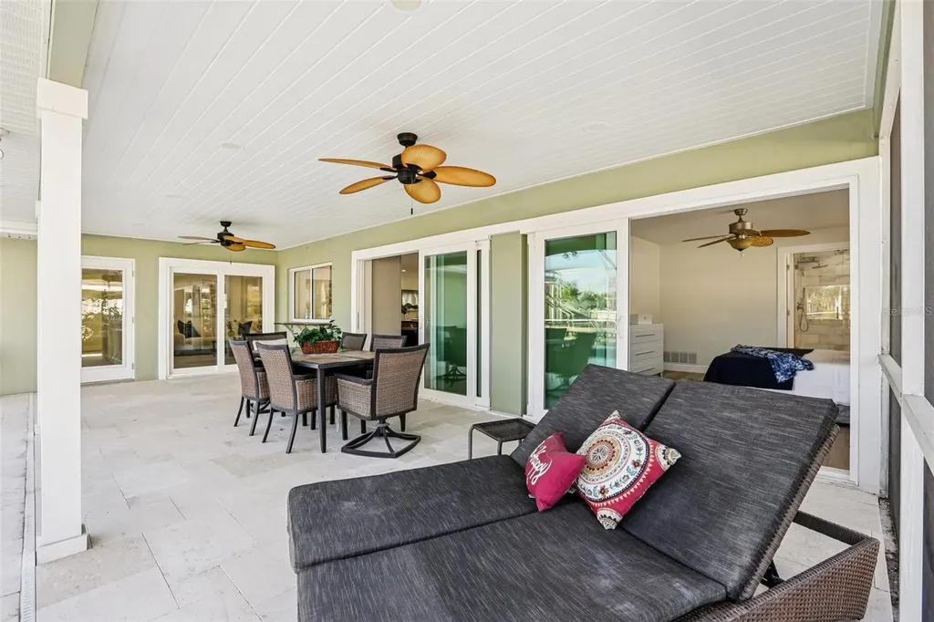 6251 18th Street NE St Petersburg FL 33702