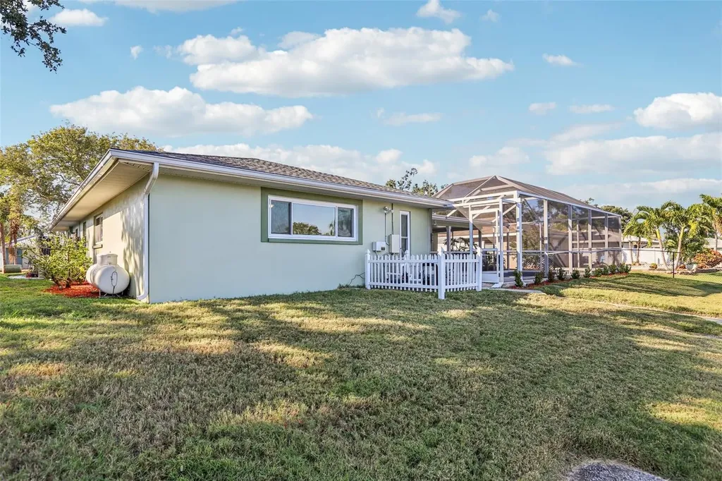 6251 18th Street NE St Petersburg FL 33702