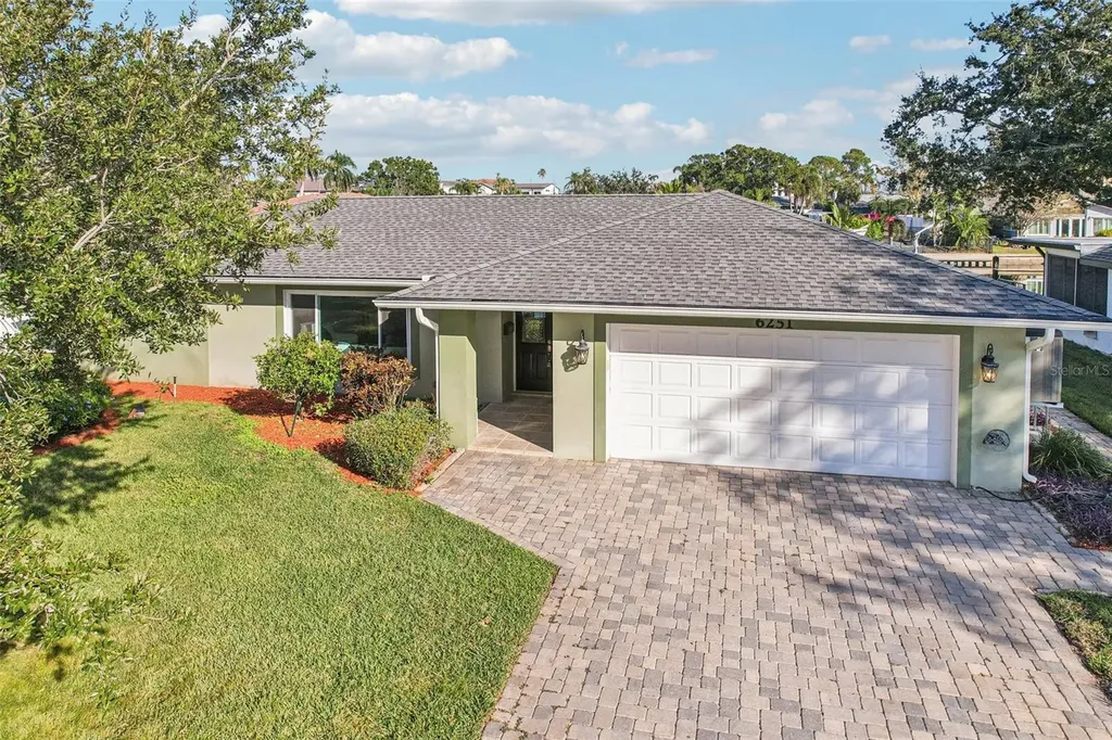 6251 18th Street NE St Petersburg FL 33702
