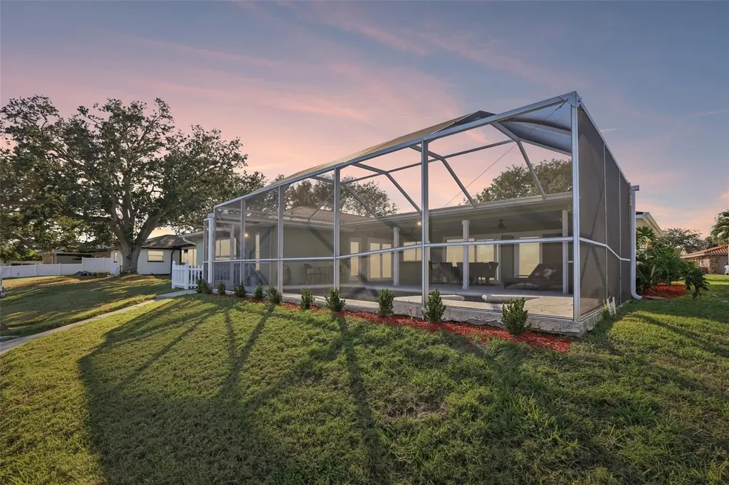 6251 18th Street NE St Petersburg FL 33702