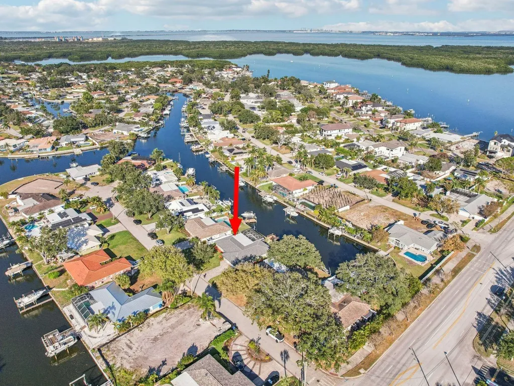 6251 18th Street NE St Petersburg FL 33702