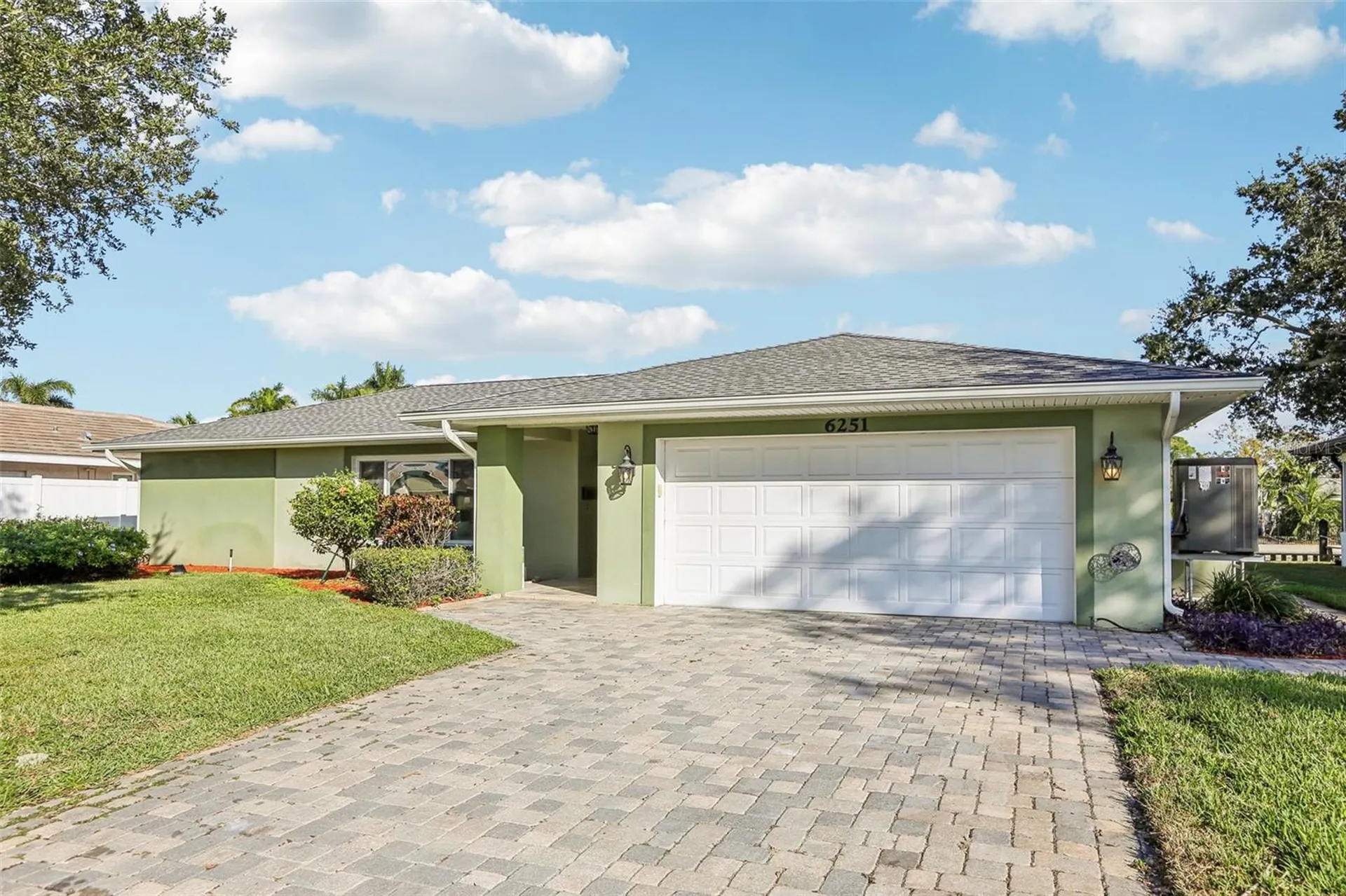 6251 18th Street NE St Petersburg FL 33702