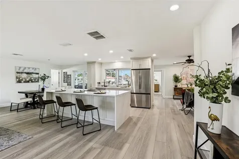 6251 18th Street NE St Petersburg FL 33702