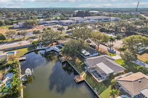 6251 18th Street NE St Petersburg FL 33702