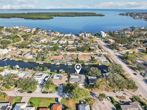 6251 18th Street NE St Petersburg FL 33702