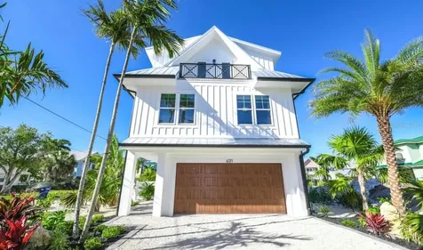 401 20th Place Bradenton Beach FL 34217