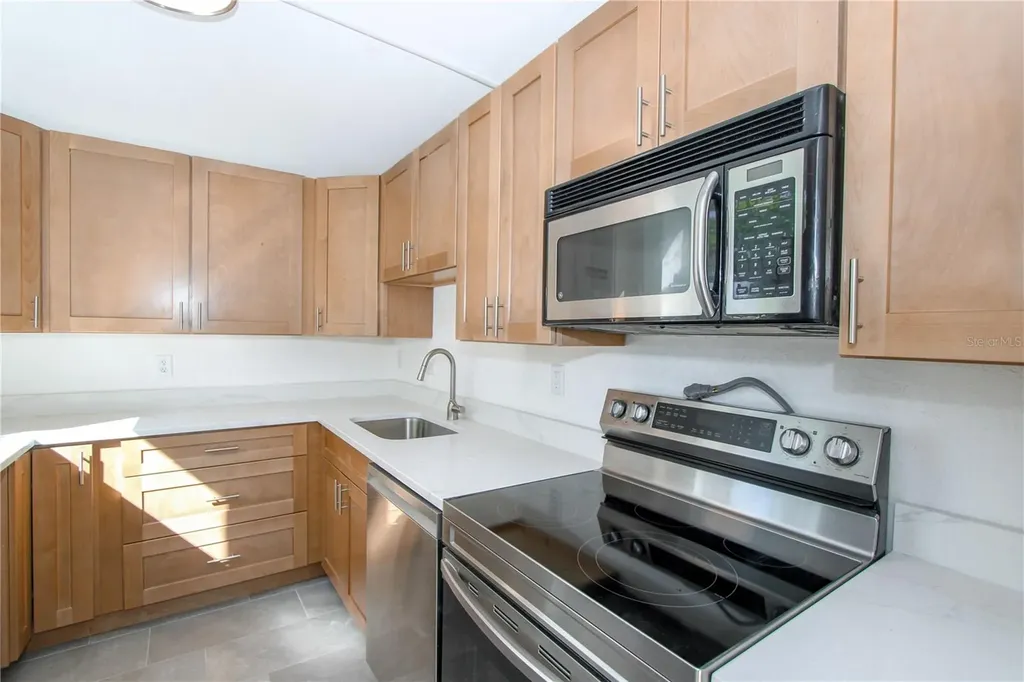 7425 Bay Island Drive S South Pasadena FL 33707