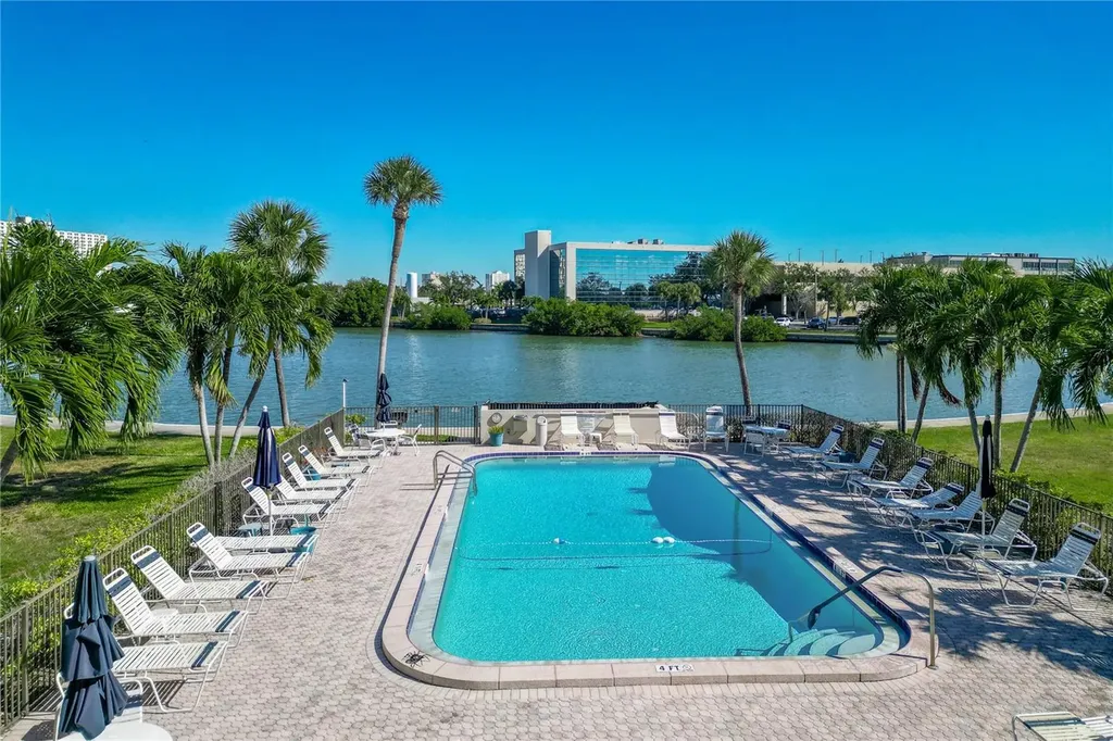 7425 Bay Island Drive S South Pasadena FL 33707