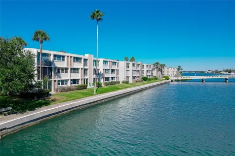 7425 Bay Island Drive S South Pasadena FL 33707