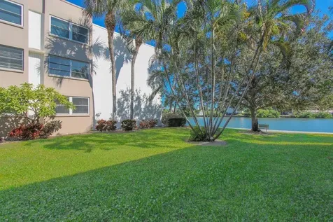 7425 Bay Island Drive S South Pasadena FL 33707