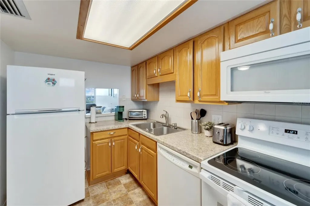 700 Mirror Terrace NW Winter Haven FL 33881
