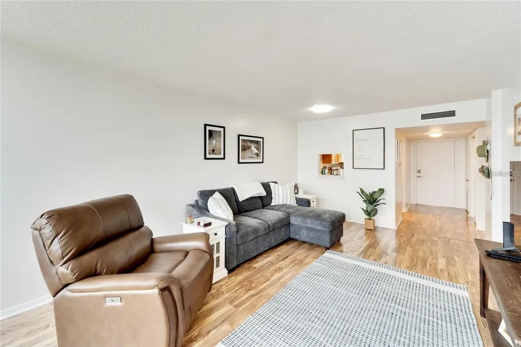700 Mirror Terrace NW Winter Haven FL 33881