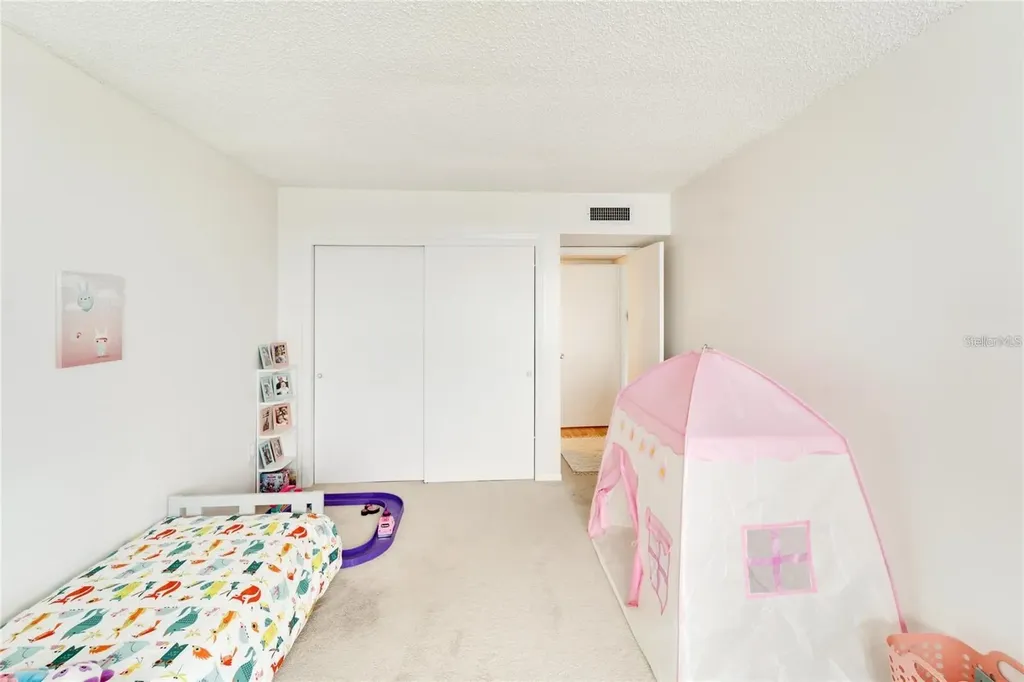 700 Mirror Terrace NW Winter Haven FL 33881