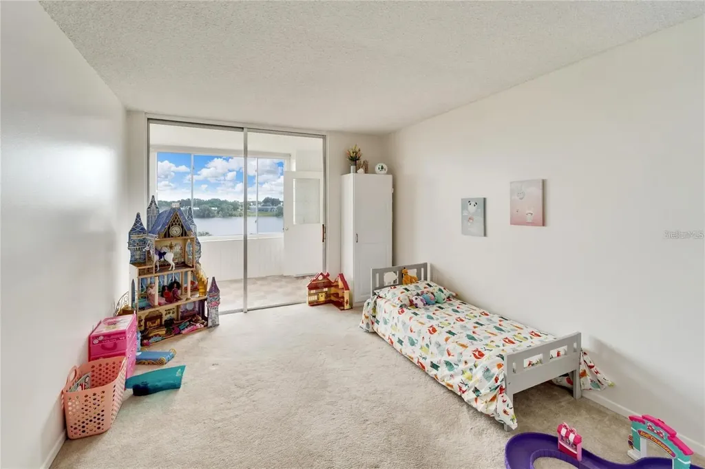 700 Mirror Terrace NW Winter Haven FL 33881