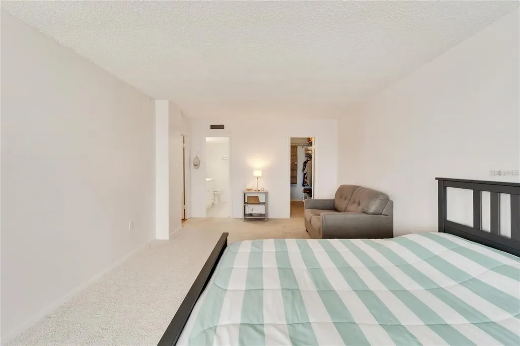 700 Mirror Terrace NW Winter Haven FL 33881