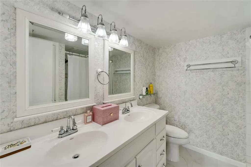 700 Mirror Terrace NW Winter Haven FL 33881
