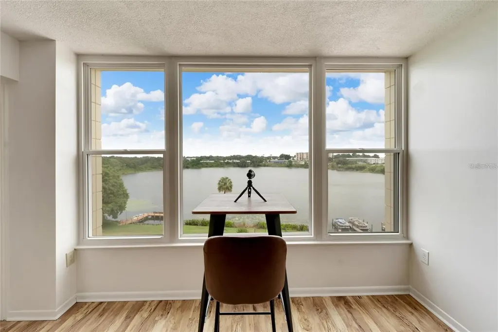 700 Mirror Terrace NW Winter Haven FL 33881